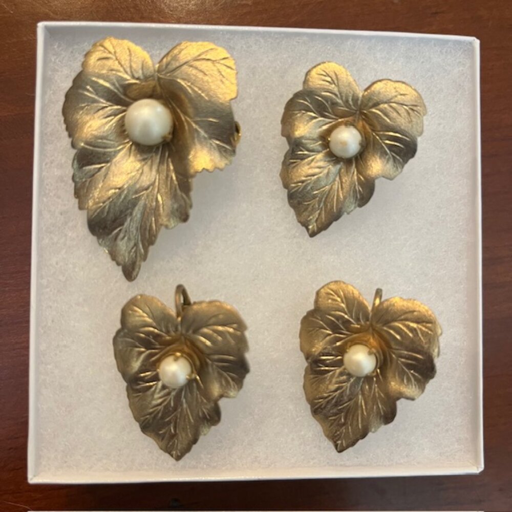 Vintage Sarah Coventry Gold Tone Faux Pearl Leaf Brooches and Earrings - Picture 2 of 8